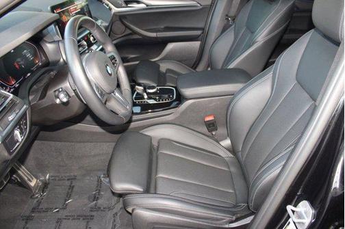 2025 BMW X4 xDrive30i