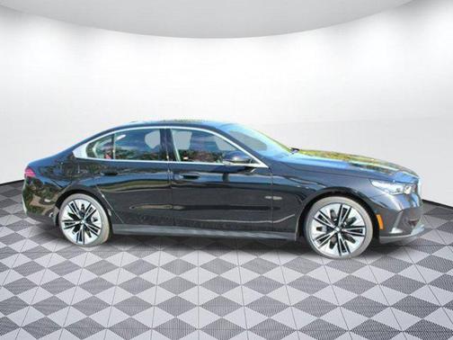 2025 BMW 530 i