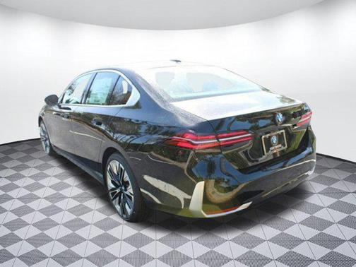 2025 BMW 530 i