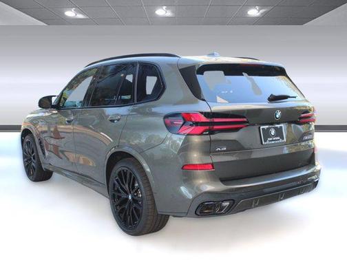 2026 BMW X5 M60i