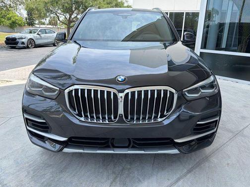 Dark Graphite Metallic 2022 BMW X5 sDrive40i