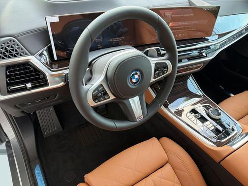 Skyscraper Grey Metallic 2026 BMW X5 PHEV xDrive50e