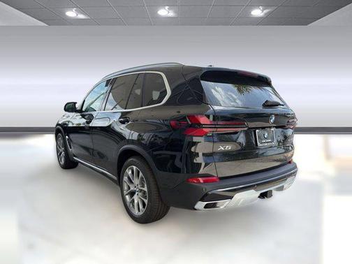 Black Sapphire Metallic 2026 BMW X5 sDrive40i