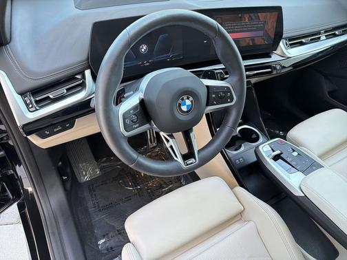 Black Sapphire Metallic 2025 BMW X1 xDrive28i