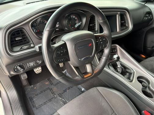 Granite Pearlcoat 2022 Dodge Challenger R/T