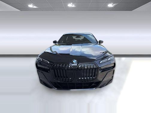 Carbon Black Metallic 2026 BMW 740 xDrive