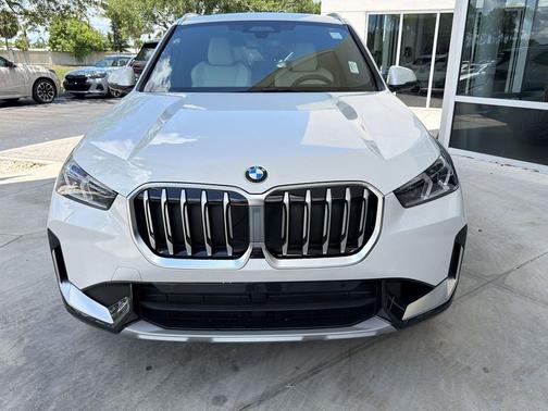 Mineral White Metallic 2026 BMW X1 xDrive28i