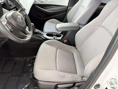 Ice Cap 2024 Toyota Corolla SE