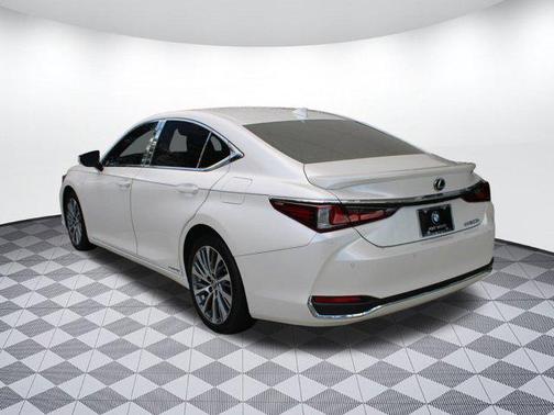 2020 Lexus ES 300h Base
