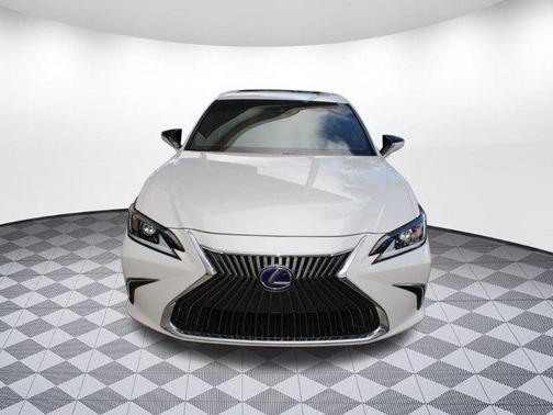 2020 Lexus ES 300h Base