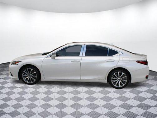 2020 Lexus ES 300h Base