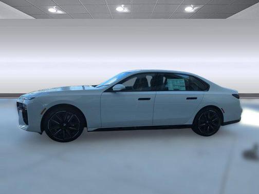 Alpine White 2026 BMW 760 xDrive