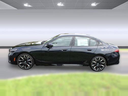 Carbon Black Metallic 2026 BMW 530 530i