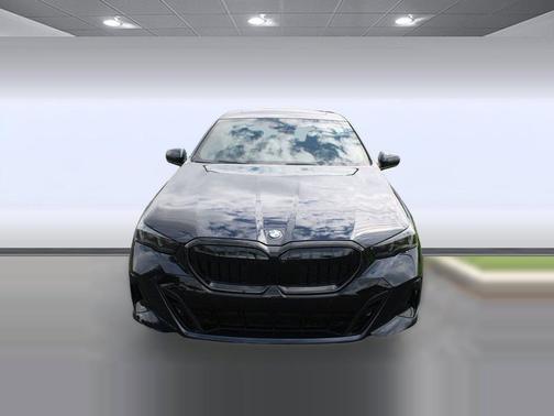 Carbon Black Metallic 2026 BMW 530 530i
