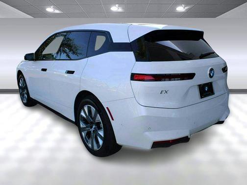 2026 BMW iX xDrive60