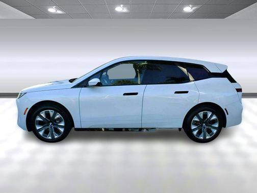 2026 BMW iX xDrive60