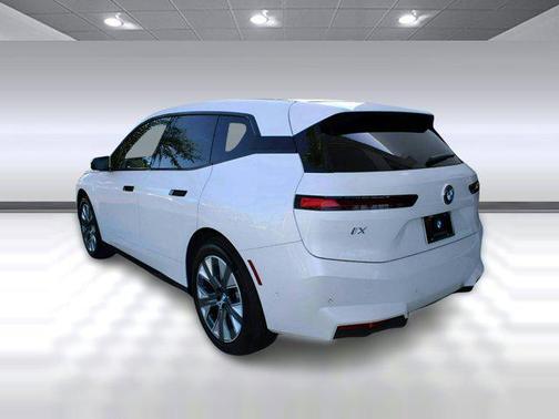 2026 BMW iX xDrive60