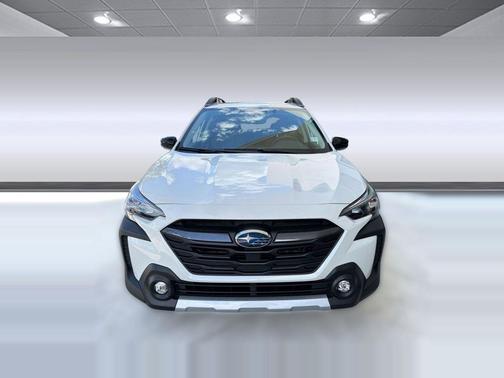 Crystal White Pearl 2024 Subaru Outback Limited XT