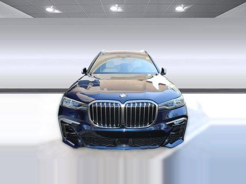 2022 BMW X7 M50i