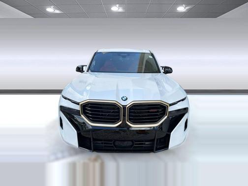 Mineral White Metallic 2026 BMW XM Label