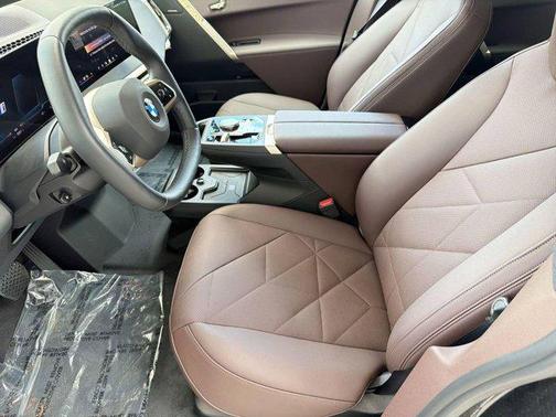 Black Sapphire Metallic 2026 BMW iX xDrive60