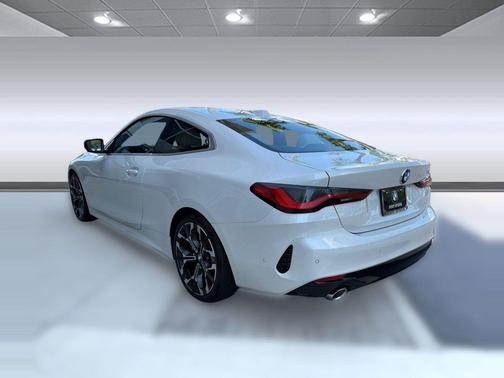 Mineral White Metallic 2025 BMW 430 i