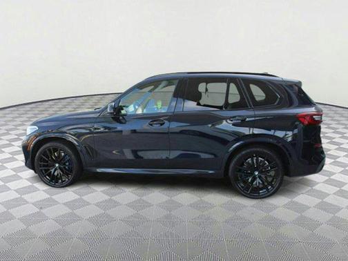 2022 BMW X5 M50i