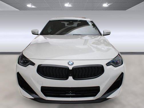 2026 BMW 230 i