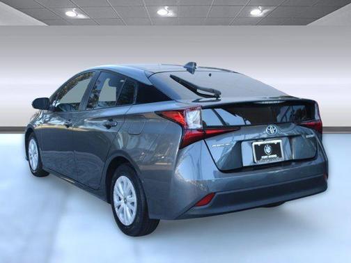 2022 Toyota Prius LE