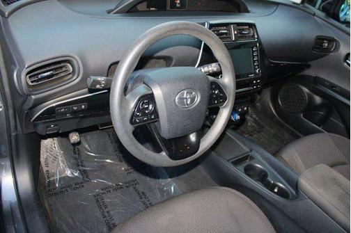 2022 Toyota Prius LE
