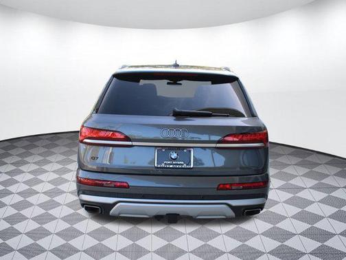 2025 Audi Q7 55 Prestige