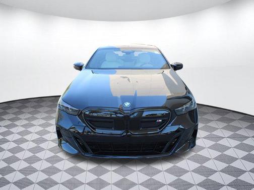 2025 BMW i5 M60