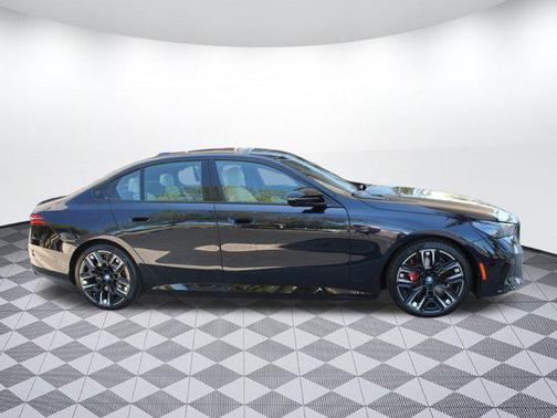 2025 BMW i5 M60