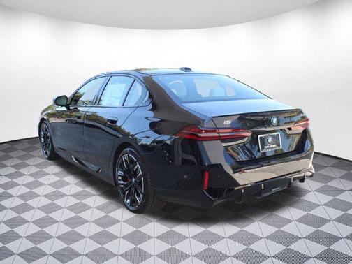 2025 BMW i5 M60
