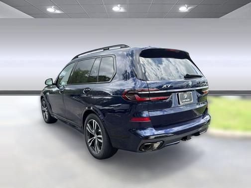 Tanzanite Blue II Metallic 2027 BMW X7 xDrive40i