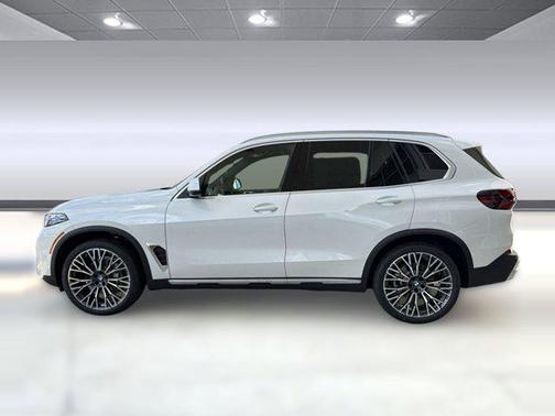 Mineral White Metallic 2026 BMW X5 xDrive40i