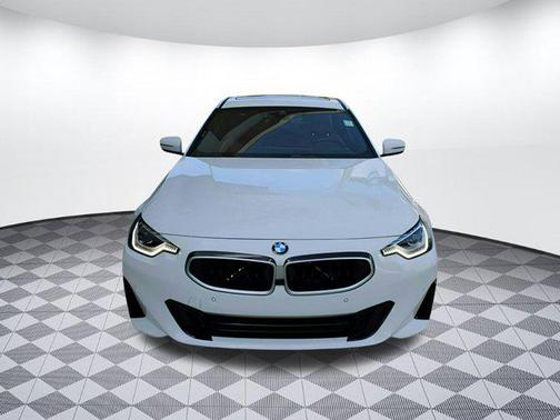 2025 BMW 230 i