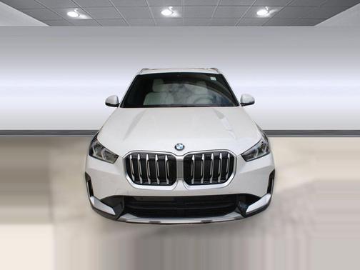 Mineral White Metallic 2026 BMW X1 xDrive28i