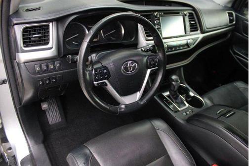 2018 Toyota Highlander Limited Platinum