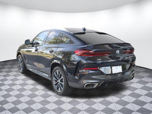 2022 BMW X6 M50i