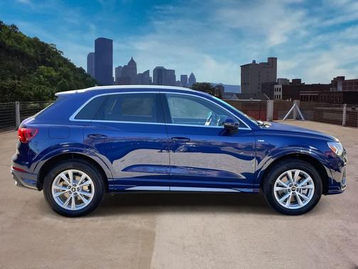 2025 Audi Q3 Premium 45 TFSI S line quattro Tiptronic