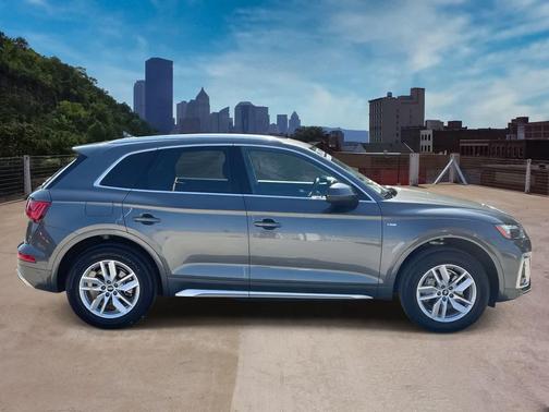 2022 Audi Q5 45 S line Premium