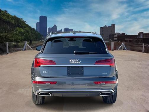 2022 Audi Q5 45 S line Premium