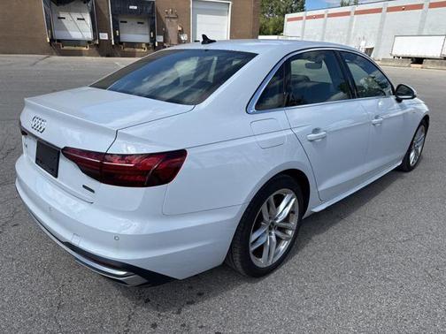 2022 Audi A4 45 S line Premium Plus