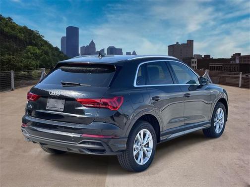 2025 Audi Q3 Premium 45 TFSI S line quattro Tiptronic