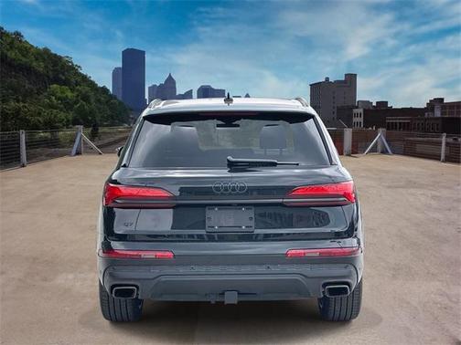 2025 Audi Q7 55 Premium Plus