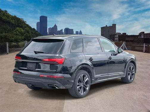 2025 Audi Q7 55 Premium Plus