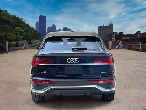 2023 Audi Q5 45 S line Premium