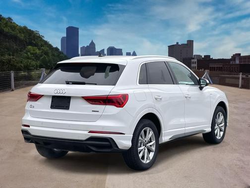 2025 Audi Q3 Premium 45 TFSI S line quattro Tiptronic