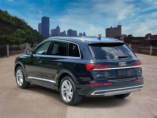 2022 Audi Q7 55 Premium Plus